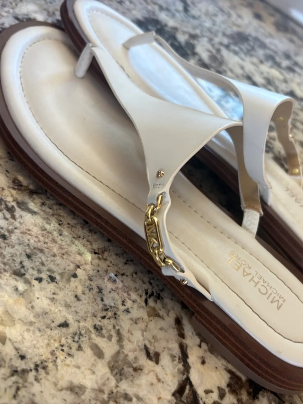 MICHAEL Michael Kors White Leather Thong Sandals Gold Logo Size 8M